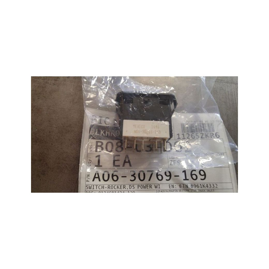 OEM Freightliner Cascadia Dash Switch Panel A06-90732-000